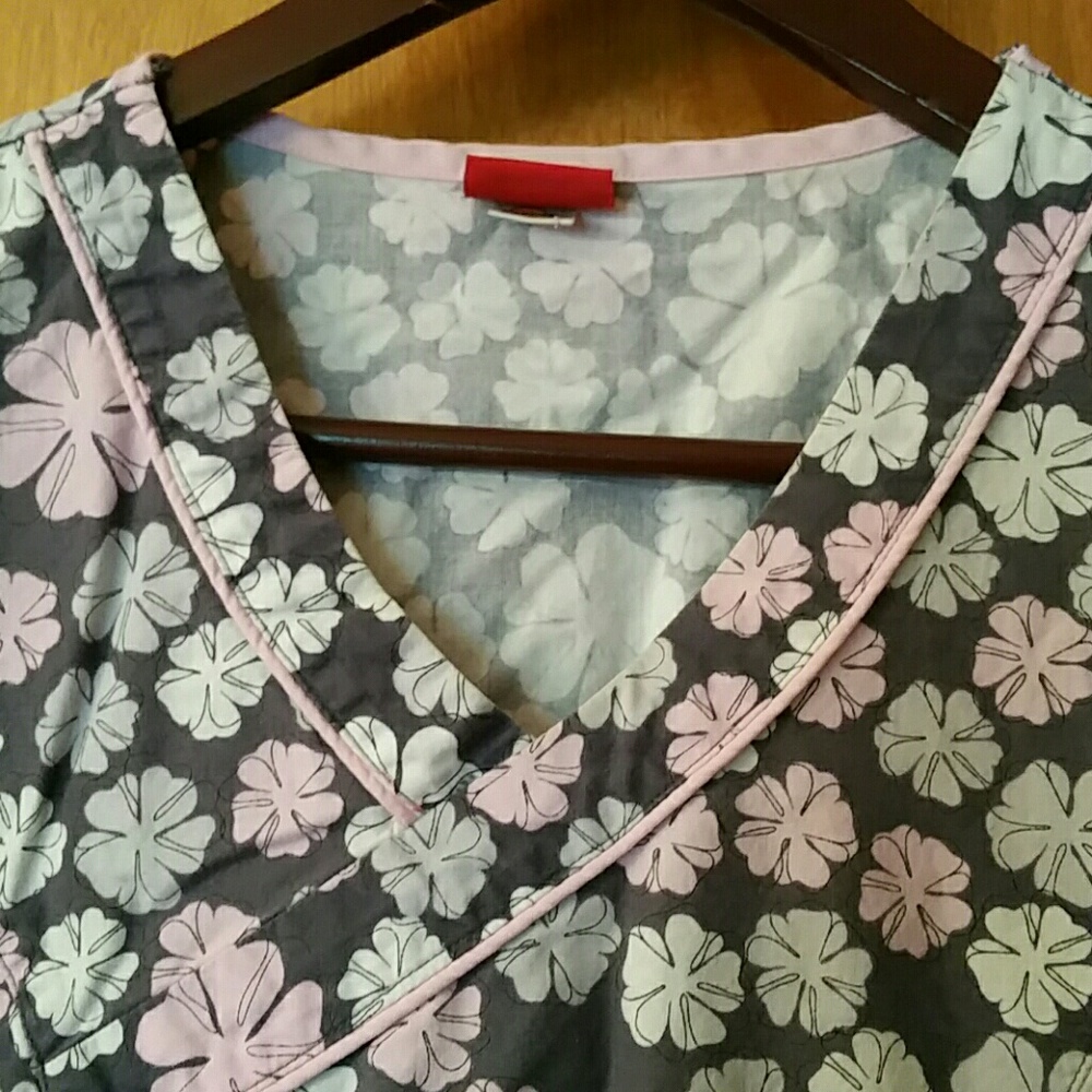 Dickies scrub top and matching scrub bottoms size